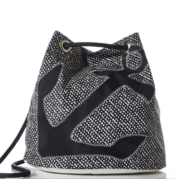 Sea Bags Black Anchor on Barnacle Print Convertible Bucket Bag - Picture 1 of 9